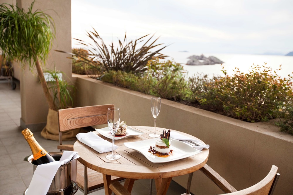 Dubrovnik Palace — Restaurant & bars in Dubrovnik, Dubrovnik-Neretva