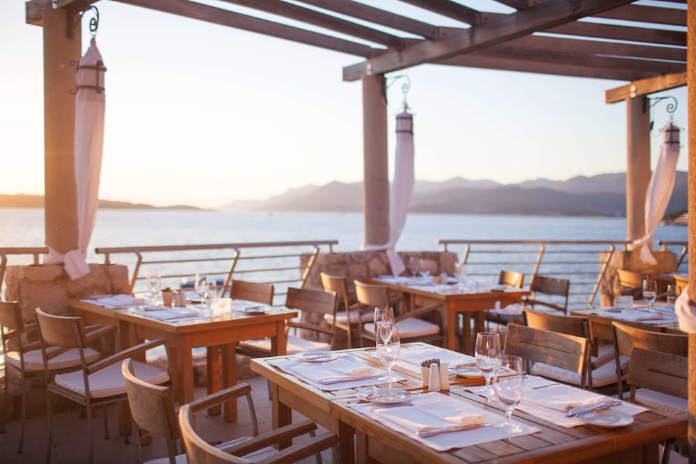 Dubrovnik Palace — Restaurant & bars in Dubrovnik, Dubrovnik-Neretva