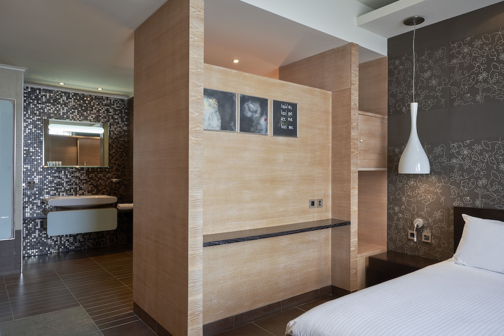 Esperos Palace Resort & Spa — Hotel rooms in Faliraki, South Aegean