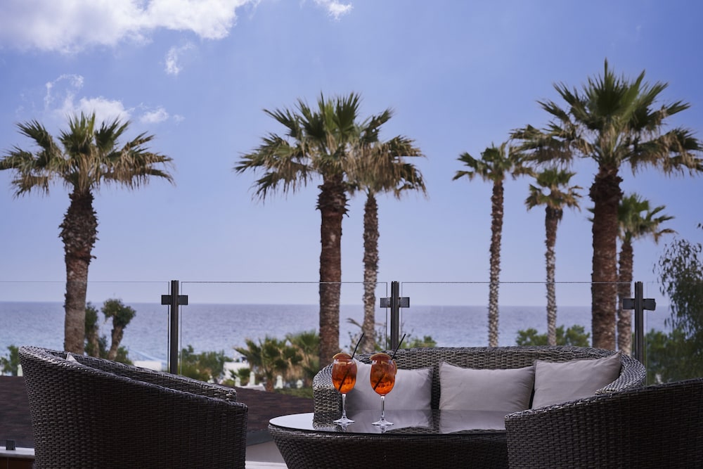 Esperos Palace Resort & Spa — Restaurant & bars in Faliraki, South Aegean