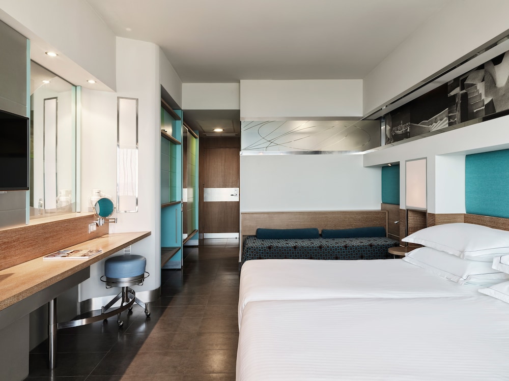 Esperos Palace Resort & Spa — Hotel rooms in Faliraki, South Aegean