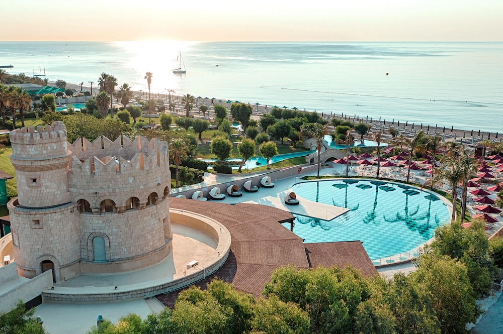 Esperos Palace Resort & Spa — Swimming pool in Faliraki, South Aegean