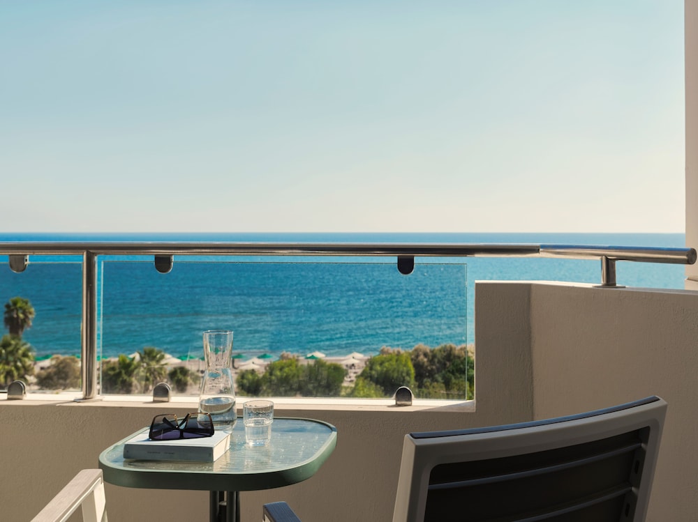 Esperos Palace Resort & Spa — Hotel rooms in Faliraki, South Aegean