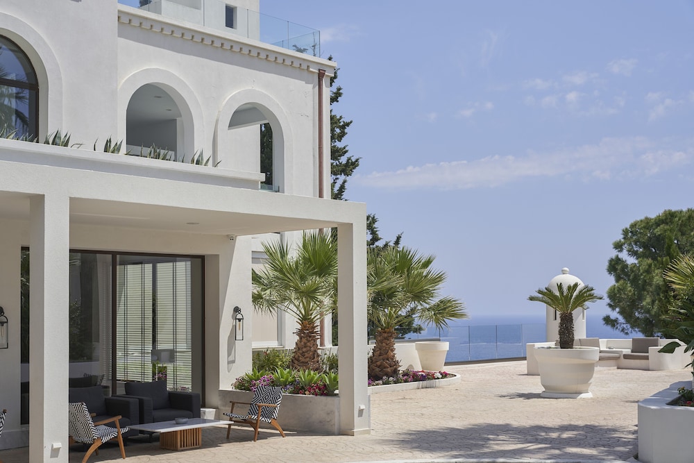Esperos Village Blue & Spa - Adults only — Hotel building in Faliraki, South Aegean