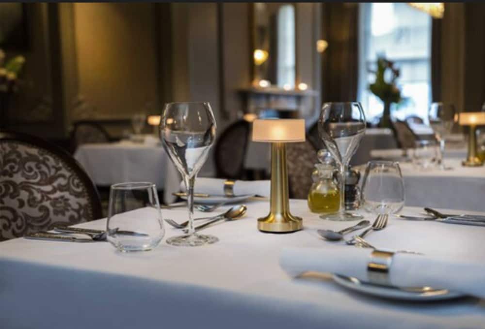 Cassidys Hotel — Restaurant & bars in Dublin, Dublin City