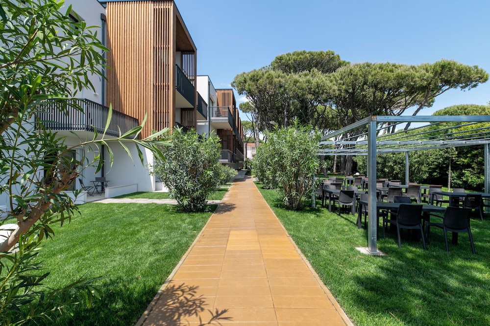 Hotel & Resort Gallia — Hotel building in Jesolo, Veneto