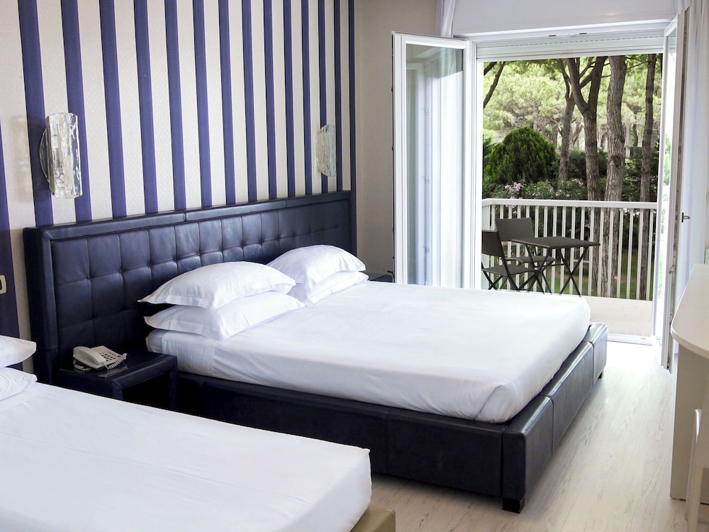 Hotel & Resort Gallia — Hotel rooms in Jesolo, Veneto