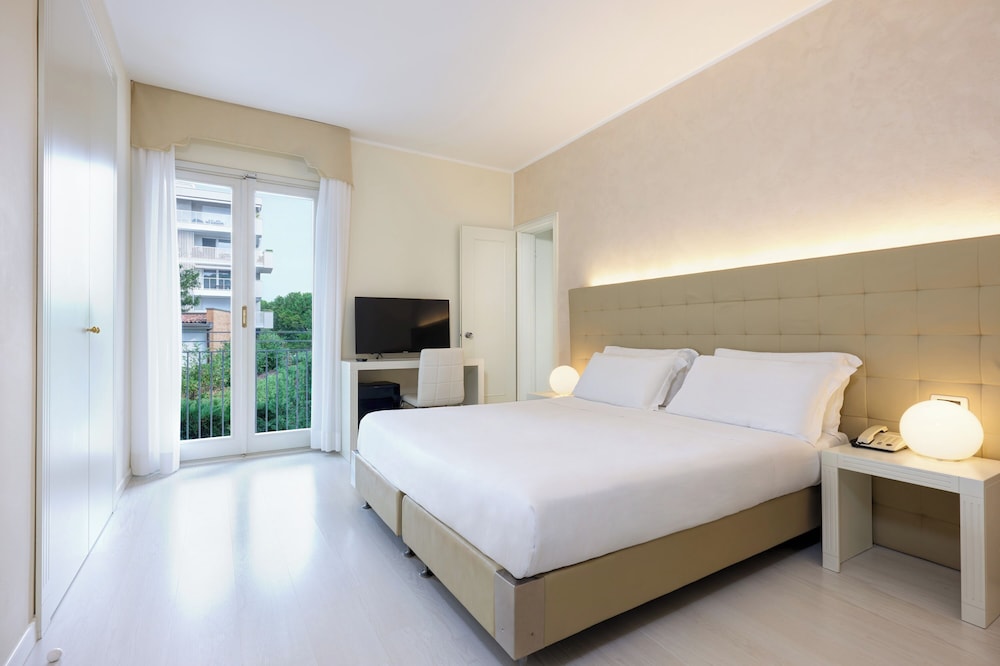 Hotel & Resort Gallia — Hotel rooms in Jesolo, Veneto