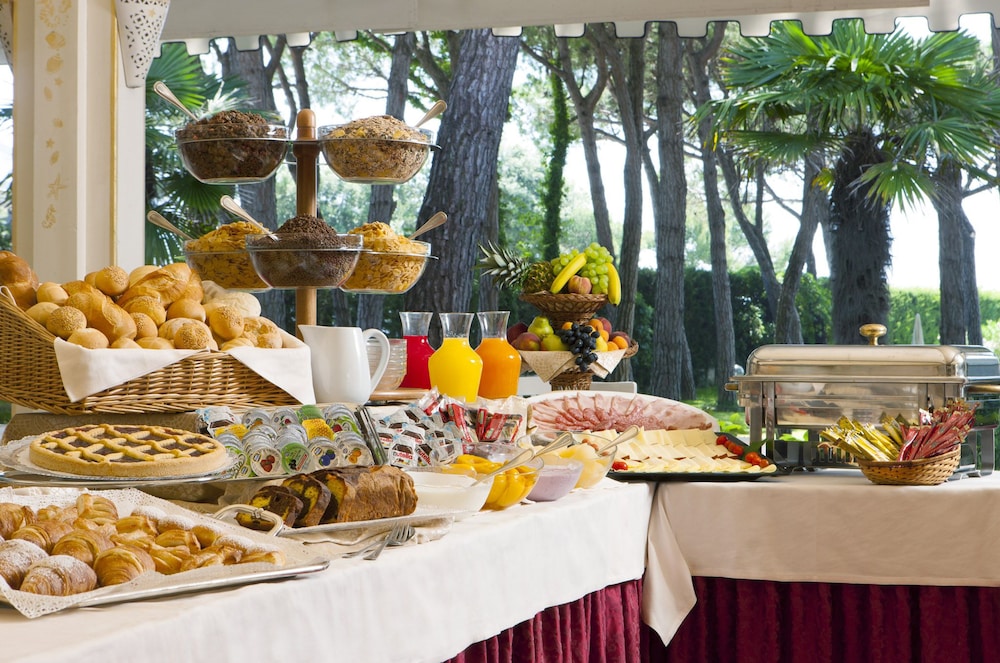 Hotel & Resort Gallia — Restaurant & bars in Jesolo, Veneto