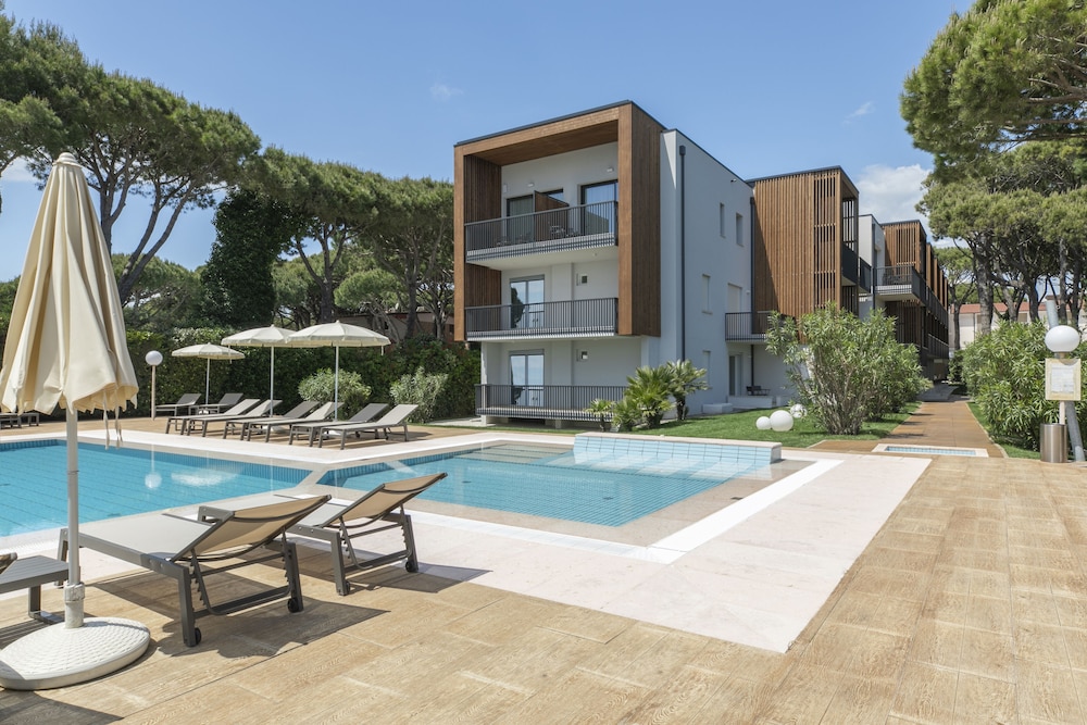 Hotel & Resort Gallia — Swimming pool in Jesolo, Veneto
