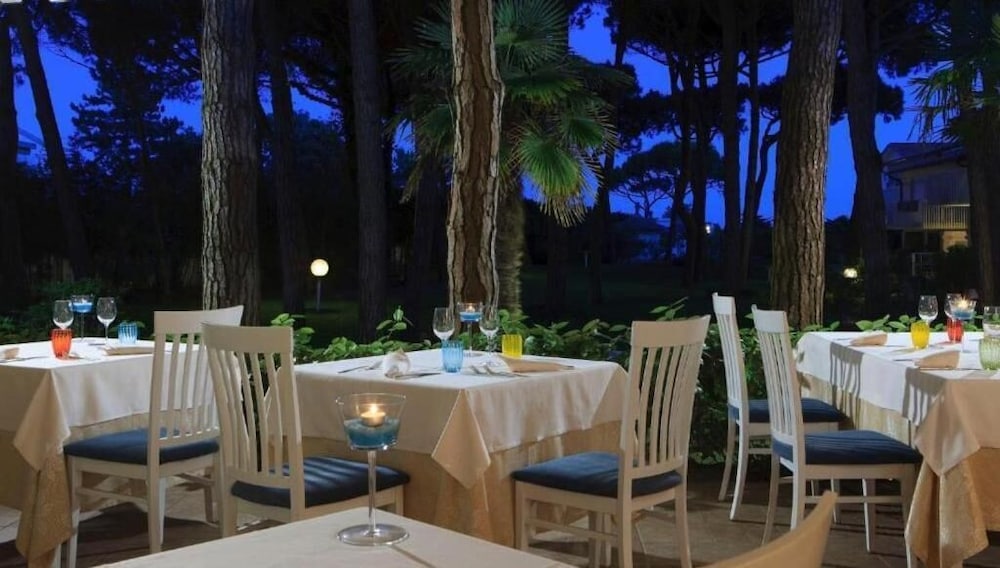 Hotel & Resort Gallia — Restaurant & bars in Jesolo, Veneto