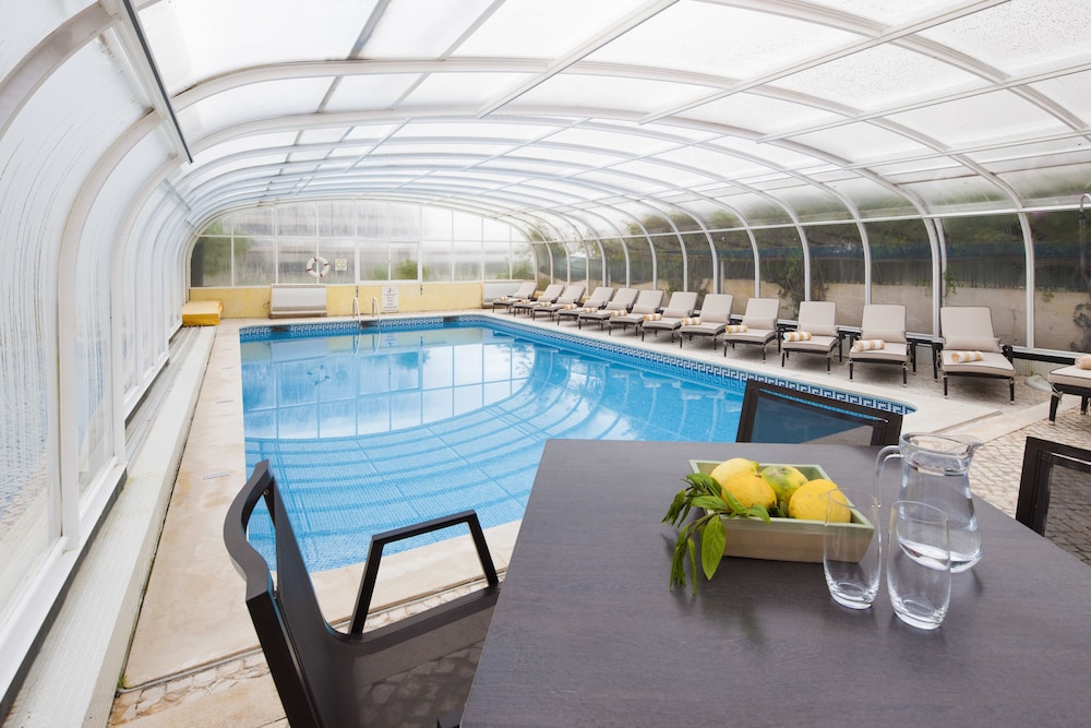 Costa D’Oiro Ambiance Village — Swimming pool in Lagos, Faro