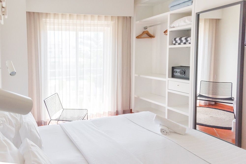 Costa D’Oiro Ambiance Village — Hotel rooms in Lagos, Faro