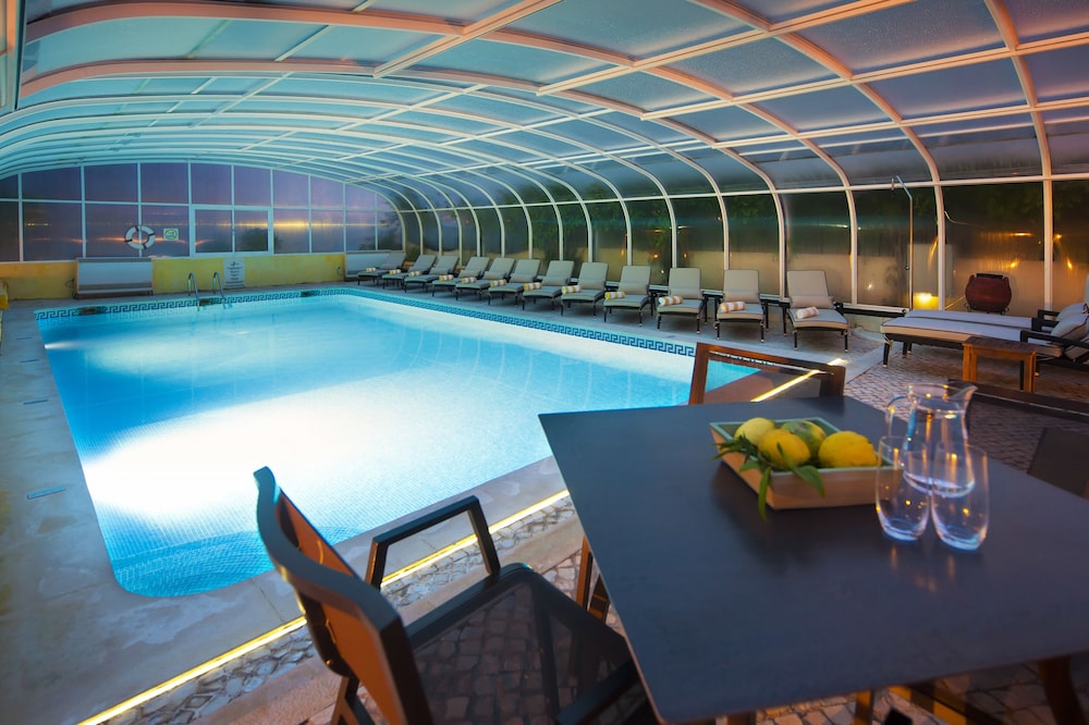 Costa D’Oiro Ambiance Village — Swimming pool in Lagos, Faro
