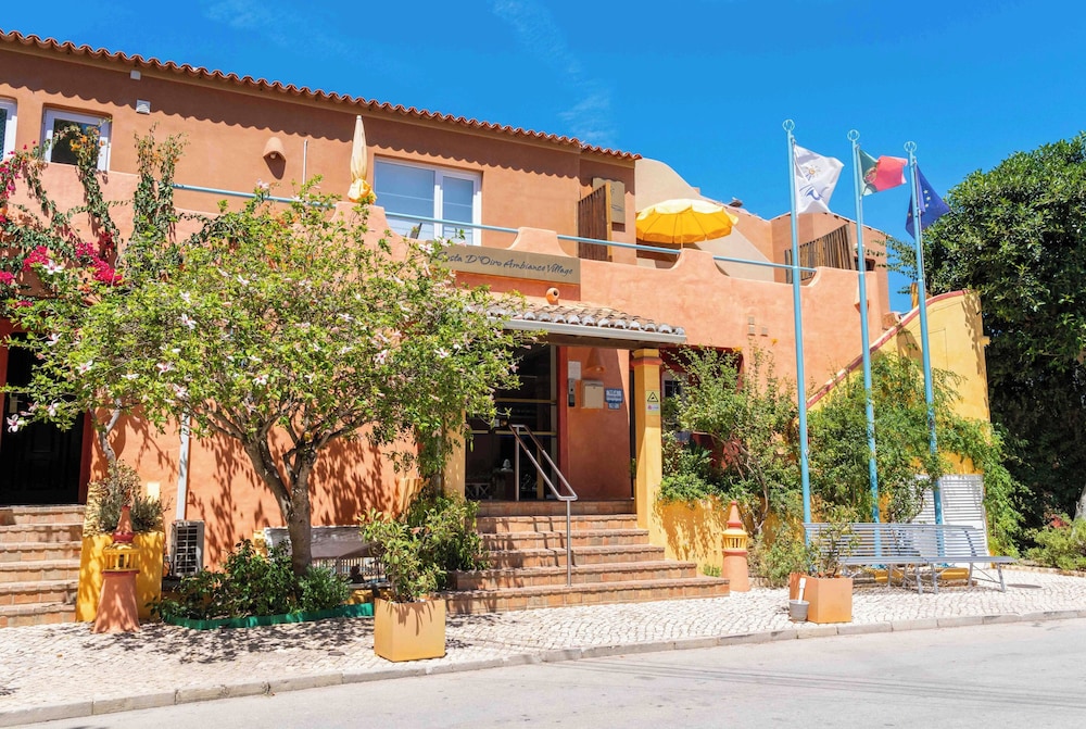 Costa D’Oiro Ambiance Village — Hotel building in Lagos, Faro