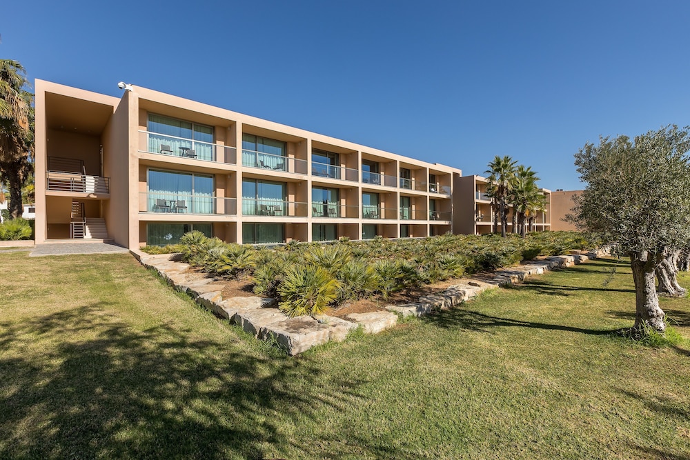 Kimpton Atlântico Algarve by IHG — Hotel building in Albufeira, Faro
