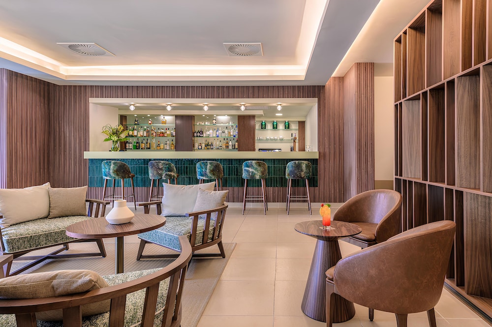 NAU Sao Rafael Suites – All Inclusive — Restaurant & bars in Albufeira, Faro