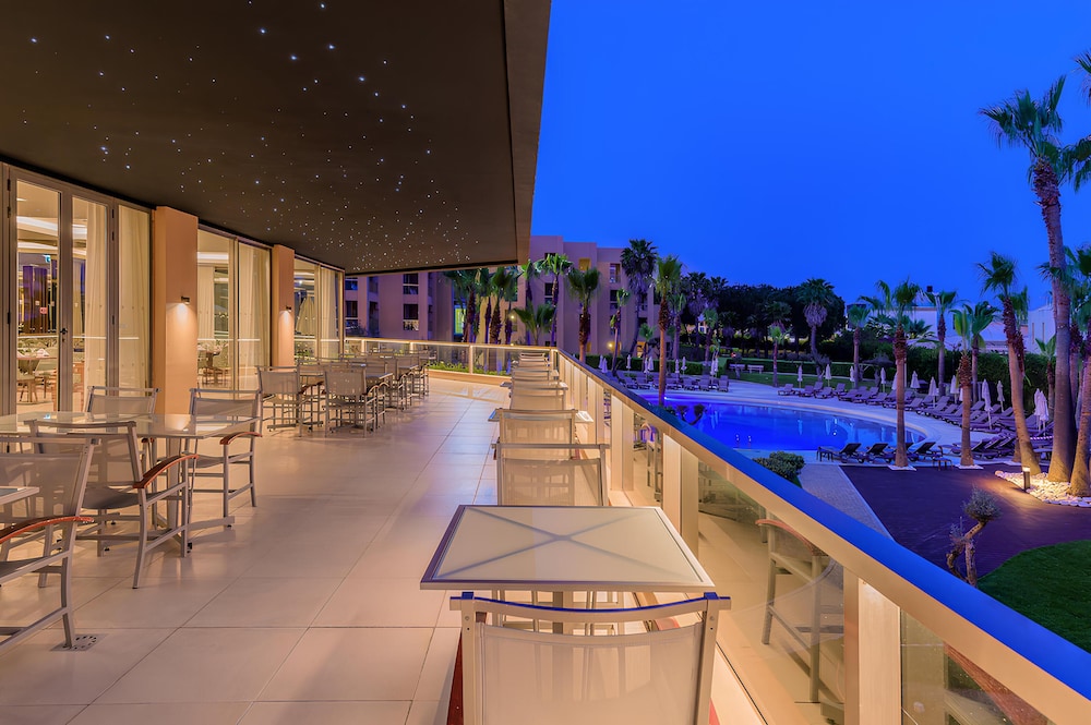 NAU Sao Rafael Suites – All Inclusive — Restaurant & bars in Albufeira, Faro
