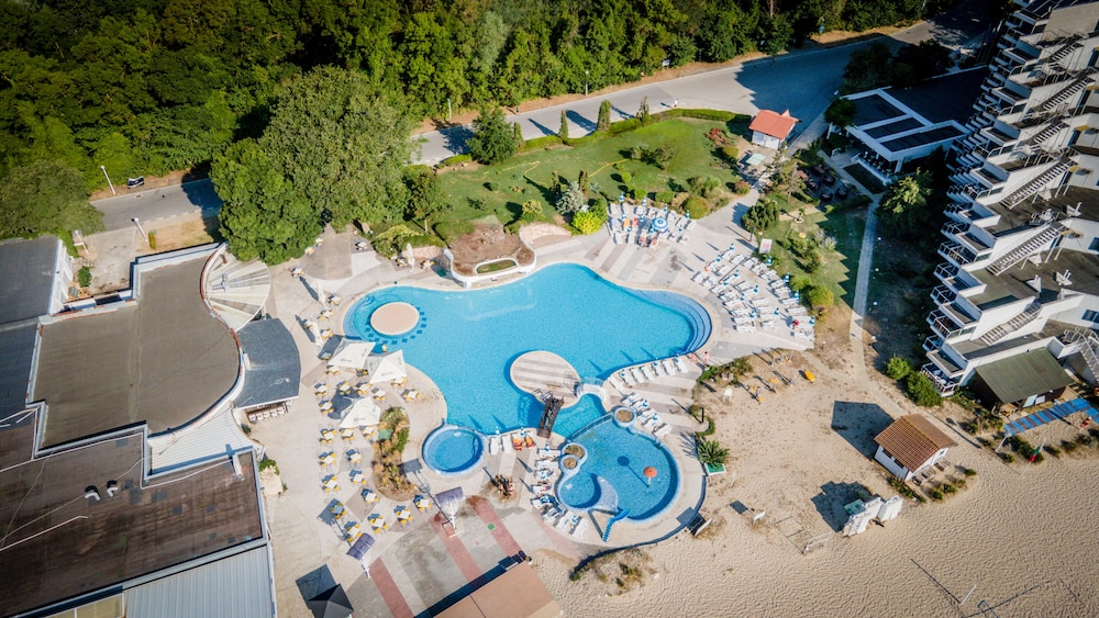 Hotel Gergana - Ultra All Inclusive — Pool in Albena, Dobrich