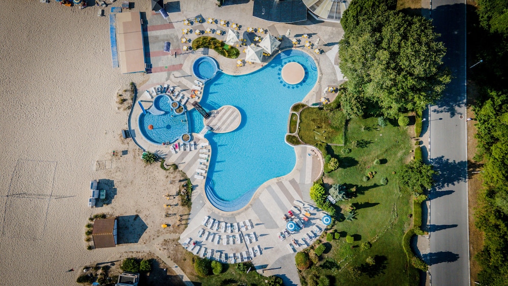 Hotel Gergana - Ultra All Inclusive — Pool in Albena, Dobrich