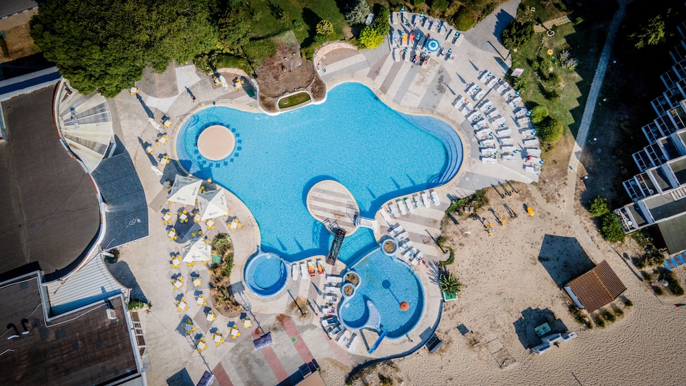 Hotel Gergana - Ultra All Inclusive — Pool in Albena, Dobrich