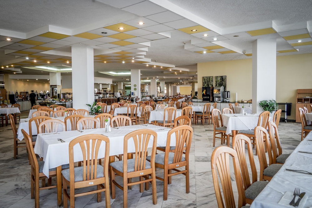 Hotel Gergana - Ultra All Inclusive — Restaurant in Albena, Dobrich