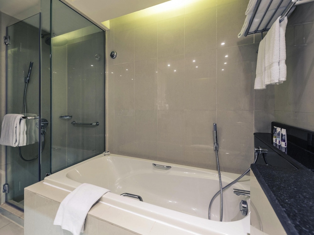 Mercure Gold Hotel Jumeirah Dubai by Accor — Hotel rooms in Dubai