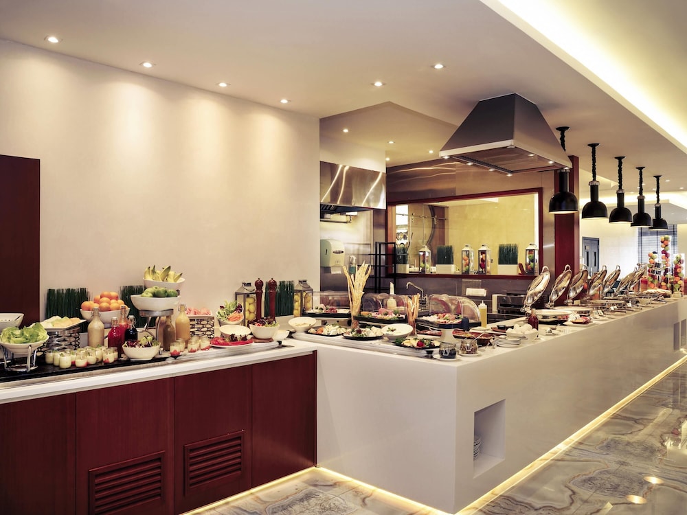 Mercure Gold Hotel Jumeirah Dubai by Accor — Restaurant & bars in Dubai