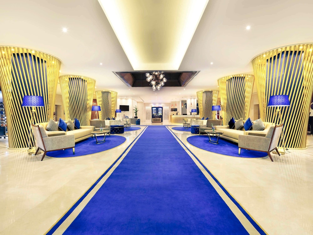 Mercure Gold Hotel Jumeirah Dubai by Accor — Hotel building in Dubai