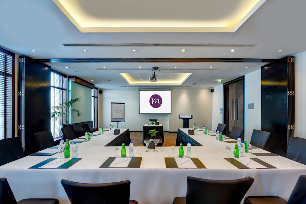 Mercure Gold Hotel Jumeirah Dubai by Accor — Restaurant & bars in Dubai