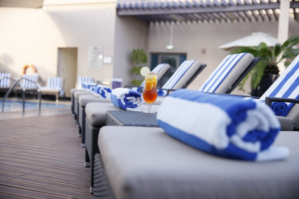 Mercure Gold Hotel Jumeirah Dubai by Accor — Swimming pool in Dubai