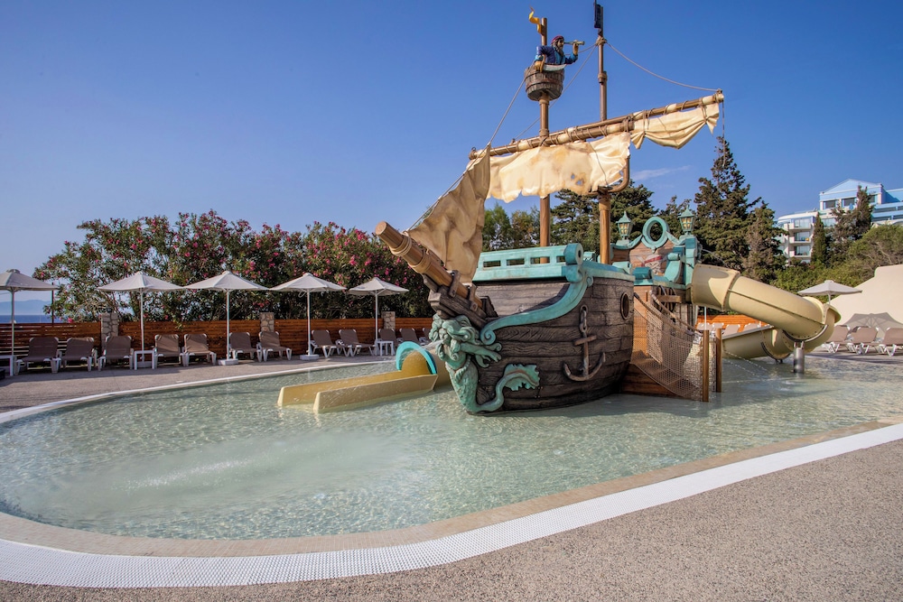 Sol Cosmopolitan Rhodes - All inclusive — Pool in Rhodes Town, South Aegean
