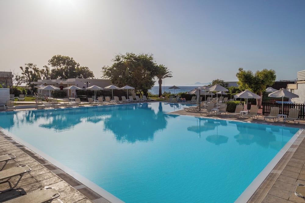 Sol Cosmopolitan Rhodes - All inclusive — Pool in Rhodes Town, South Aegean