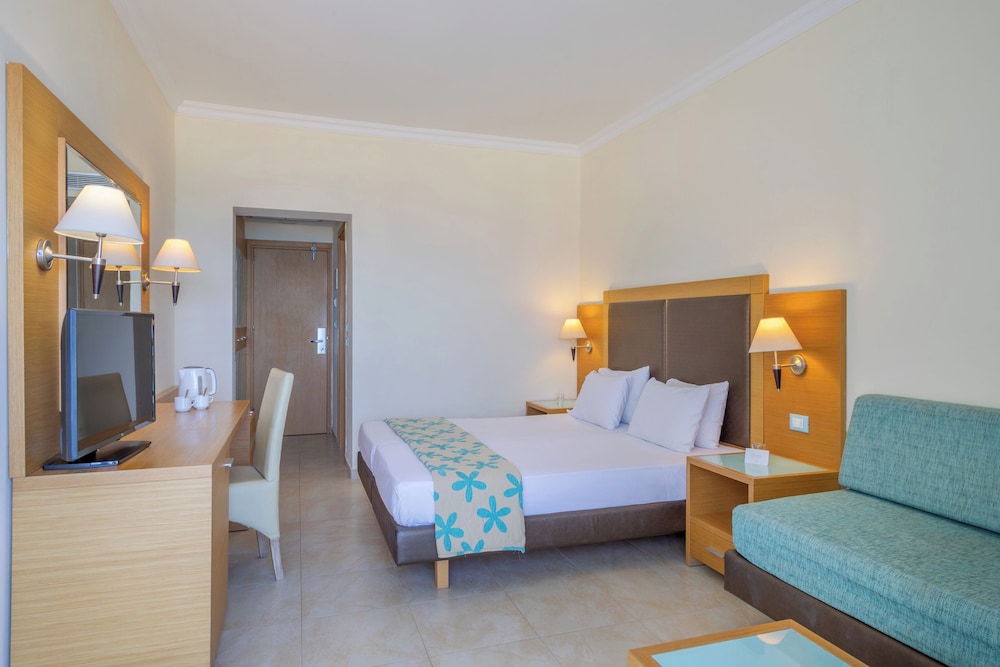 Sol Cosmopolitan Rhodes - All inclusive — Rooms in Rhodes Town, South Aegean