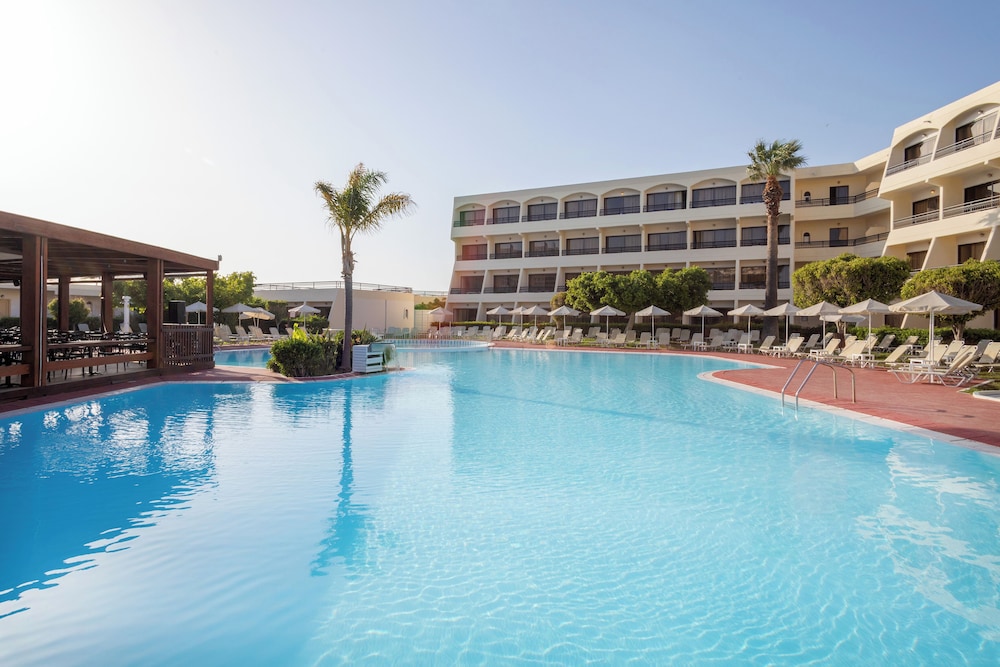 Sol Cosmopolitan Rhodes - All inclusive — Pool in Rhodes Town, South Aegean