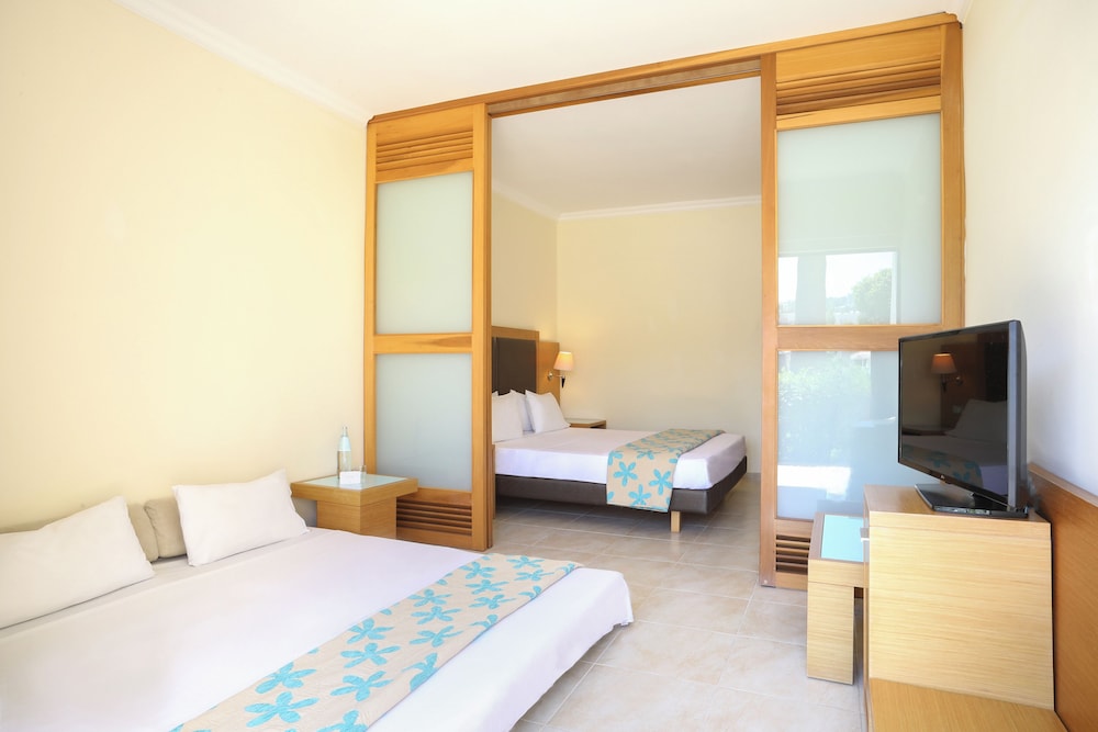 Sol Cosmopolitan Rhodes - All inclusive — Rooms in Rhodes Town, South Aegean