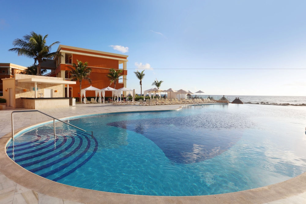 Bahia Principe Explore Akumal - Hyatt Inclusive Collection - All Inclusive - Renovated 2026 — Pool in Akumal, Quintana Roo