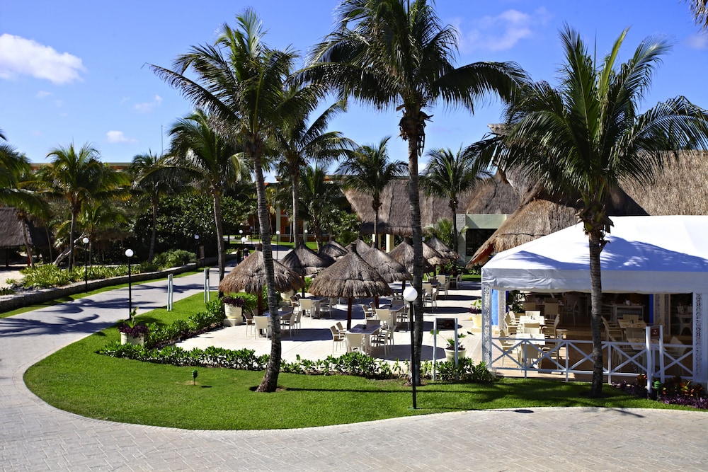 Bahia Principe Explore Akumal - Hyatt Inclusive Collection - All Inclusive - Renovated 2026 — Restaurant in Akumal, Quintana Roo