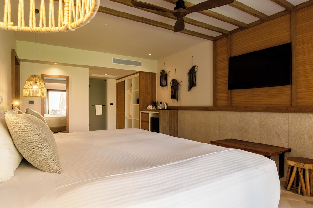 Bahia Principe Explore Akumal - Hyatt Inclusive Collection - All Inclusive - Renovated 2026 — Rooms in Akumal, Quintana Roo