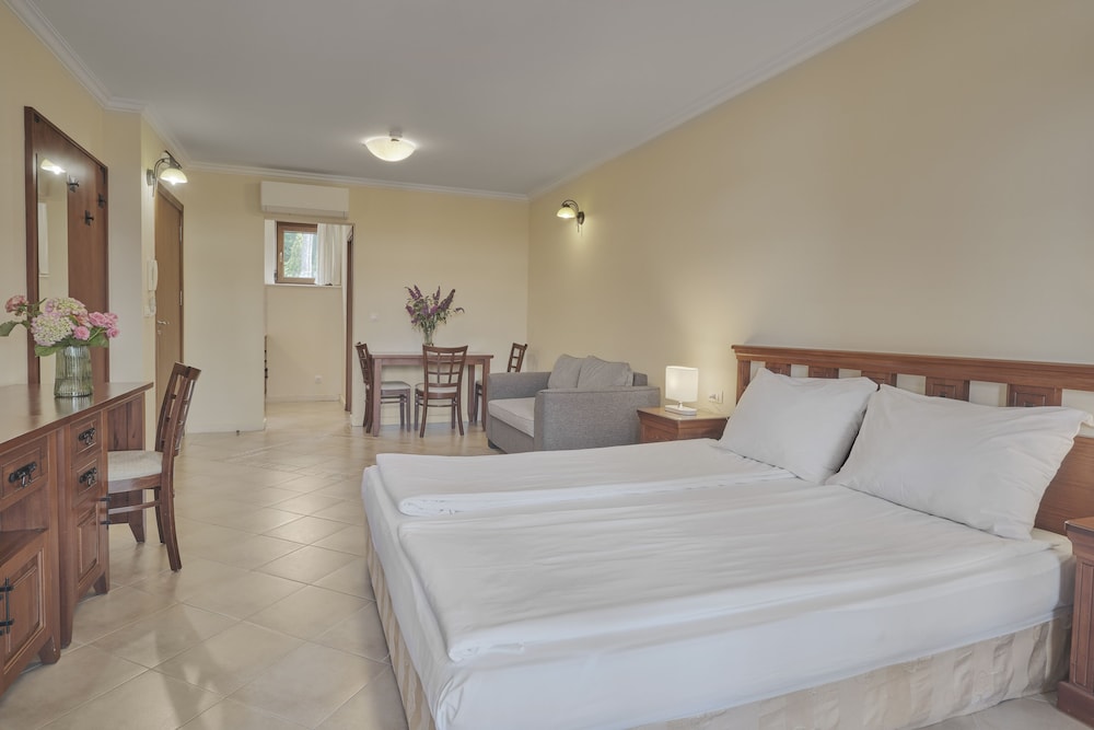 Santa Marina Holiday Village — Hotel rooms in Sozopol, Burgas Region