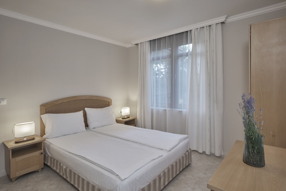Santa Marina Holiday Village — Hotel rooms in Sozopol, Burgas Region