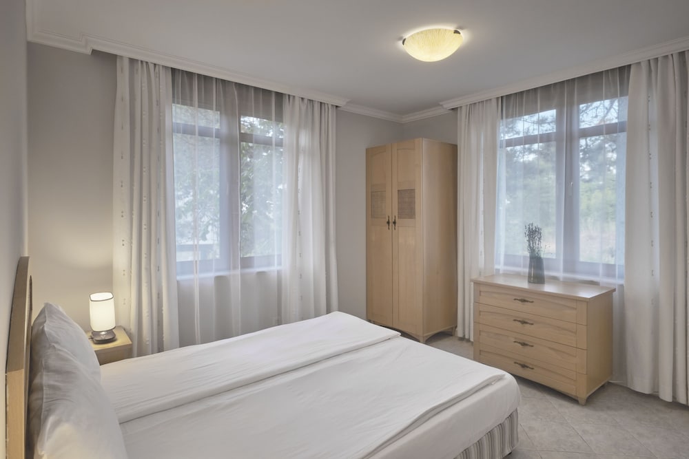 Santa Marina Holiday Village — Hotel rooms in Sozopol, Burgas Region