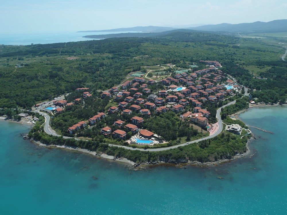Santa Marina Holiday Village — Hotel building in Sozopol, Burgas Region