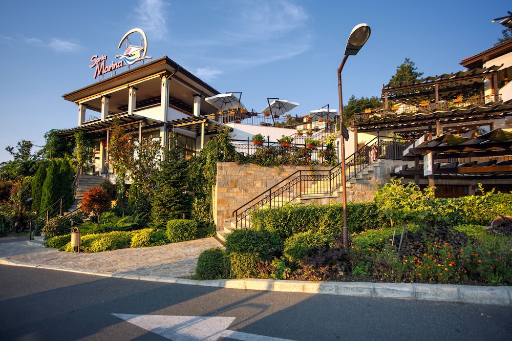 Santa Marina Holiday Village — Hotel building in Sozopol, Burgas Region