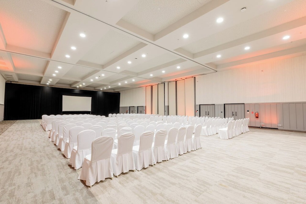 Grand Palladium Punta Cana Resort & Spa - All Inclusive — Hotel building in Bavaro, La Altagracia