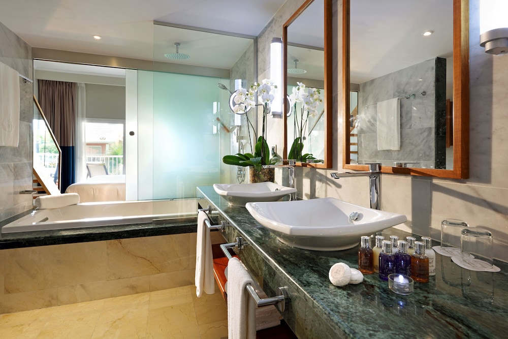 Grand Palladium Punta Cana Resort & Spa - All Inclusive — Hotel rooms in Bavaro, La Altagracia