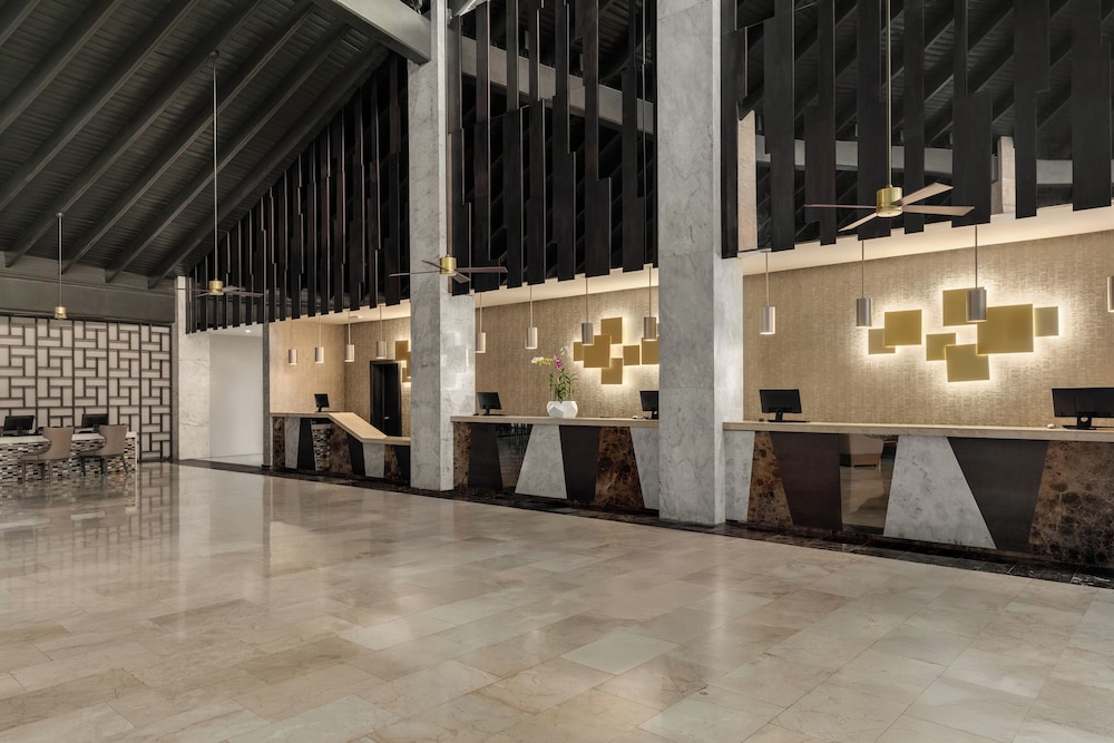 Grand Palladium Punta Cana Resort & Spa - All Inclusive — Hotel building in Bavaro, La Altagracia
