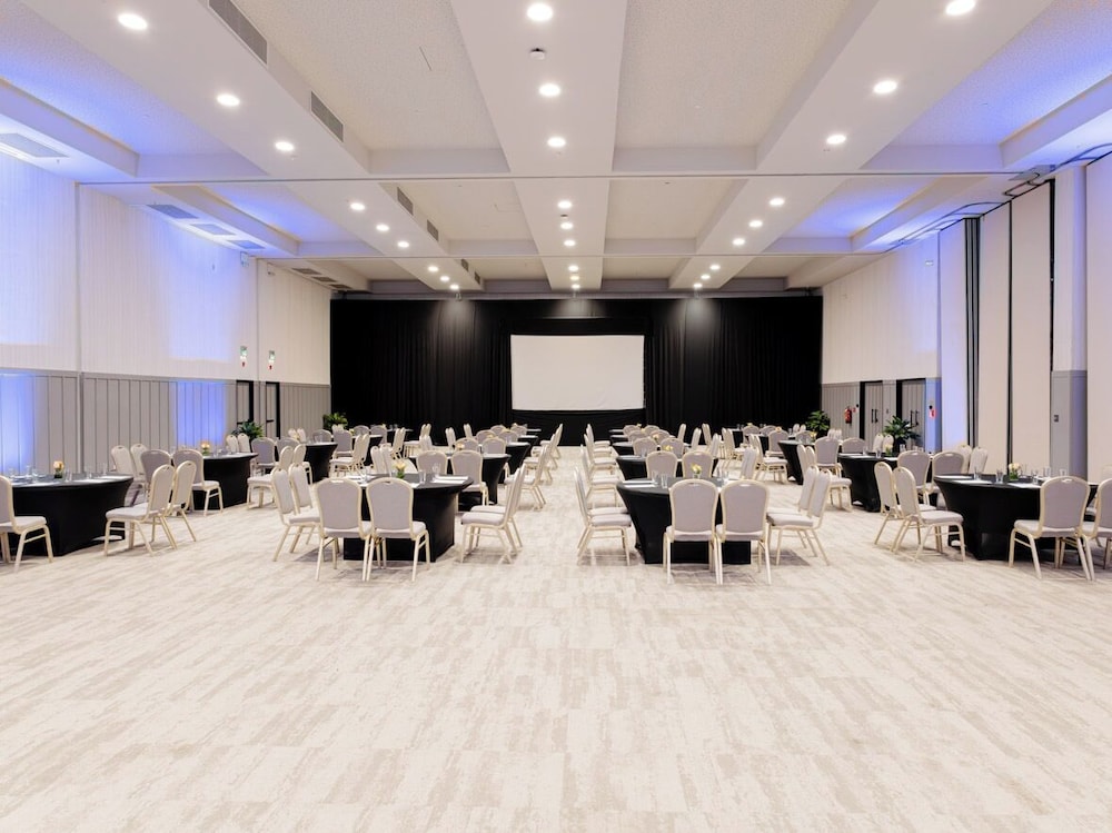 Grand Palladium Punta Cana Resort & Spa - All Inclusive — Hotel building in Bavaro, La Altagracia