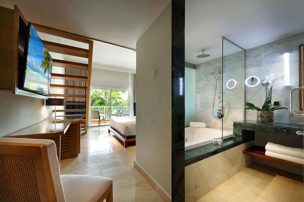 Grand Palladium Punta Cana Resort & Spa - All Inclusive — Hotel rooms in Bavaro, La Altagracia