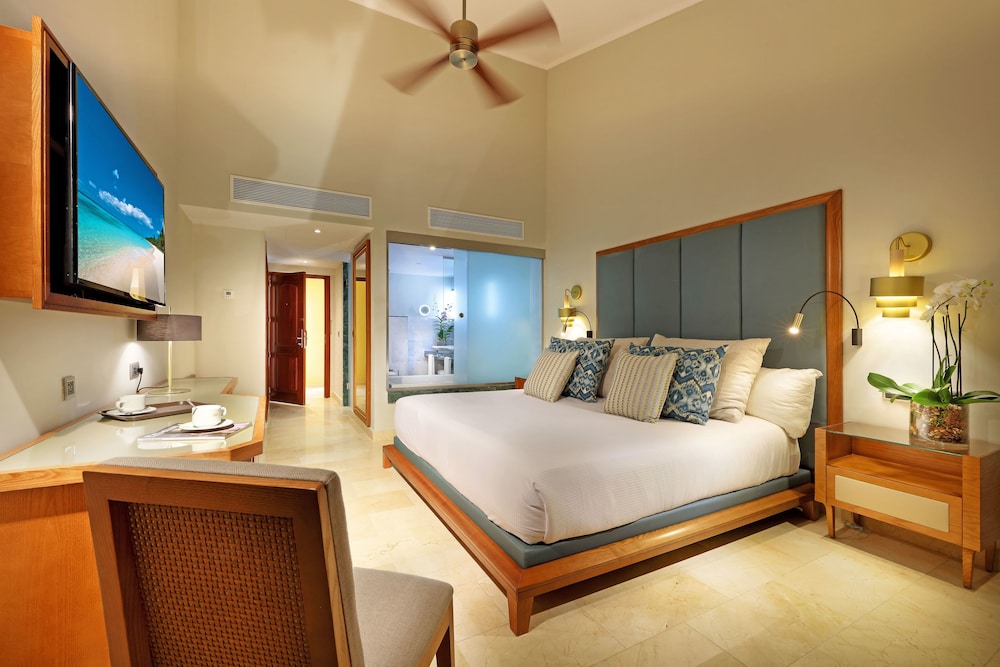 Grand Palladium Punta Cana Resort & Spa - All Inclusive — Hotel rooms in Bavaro, La Altagracia